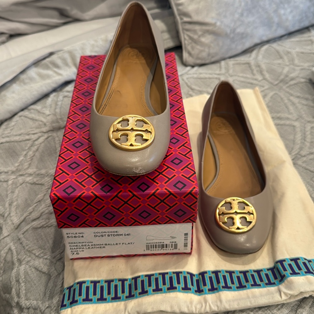 Tory Burch Chelsea flats size 7.5